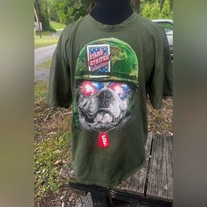 CELEBRATE PATRIOTIC MENS LARGE TSHIRT GREEN WITH BULLDOG IN AN ARMY HELMET